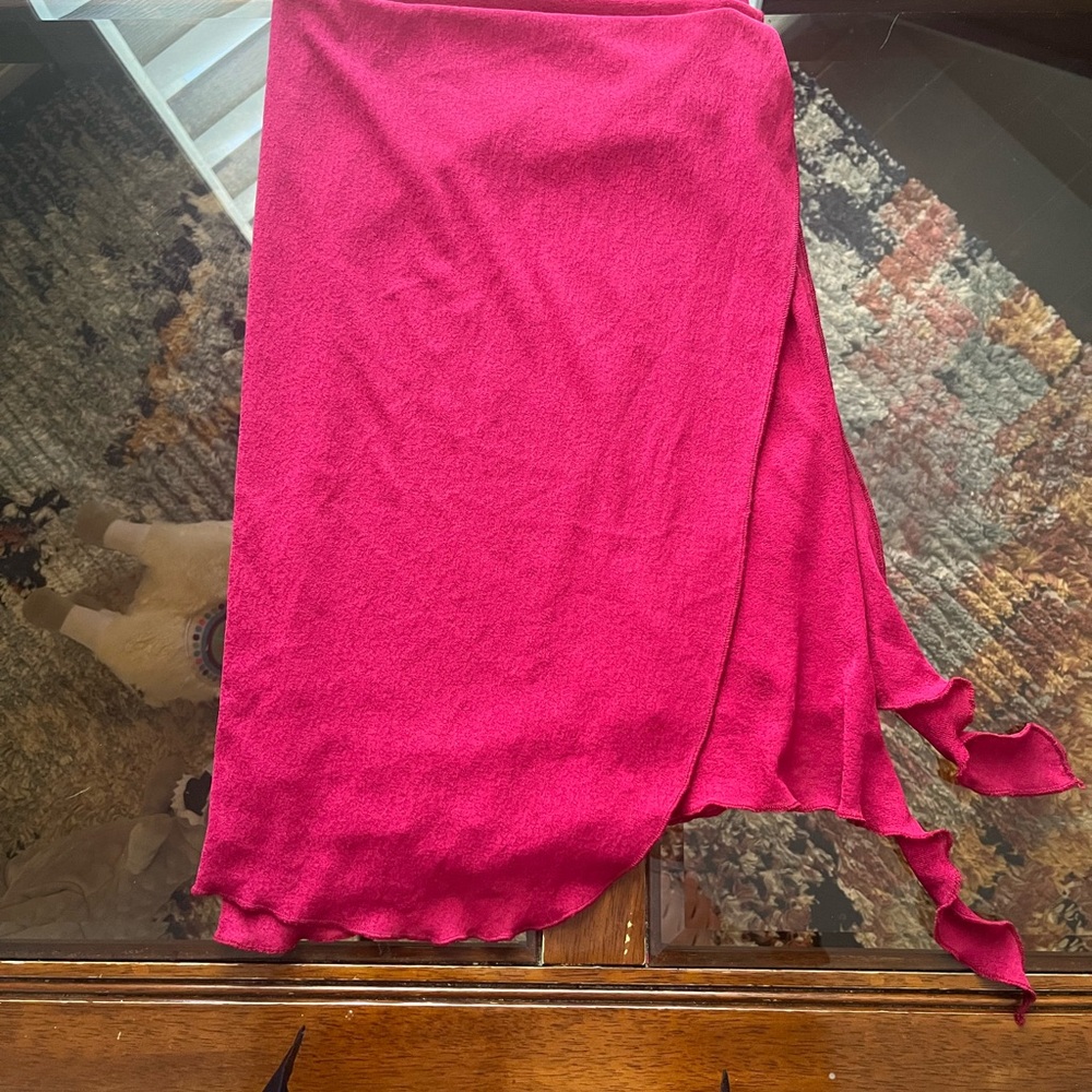 FREE With PURCHASE-Vibrant Pink Saronge